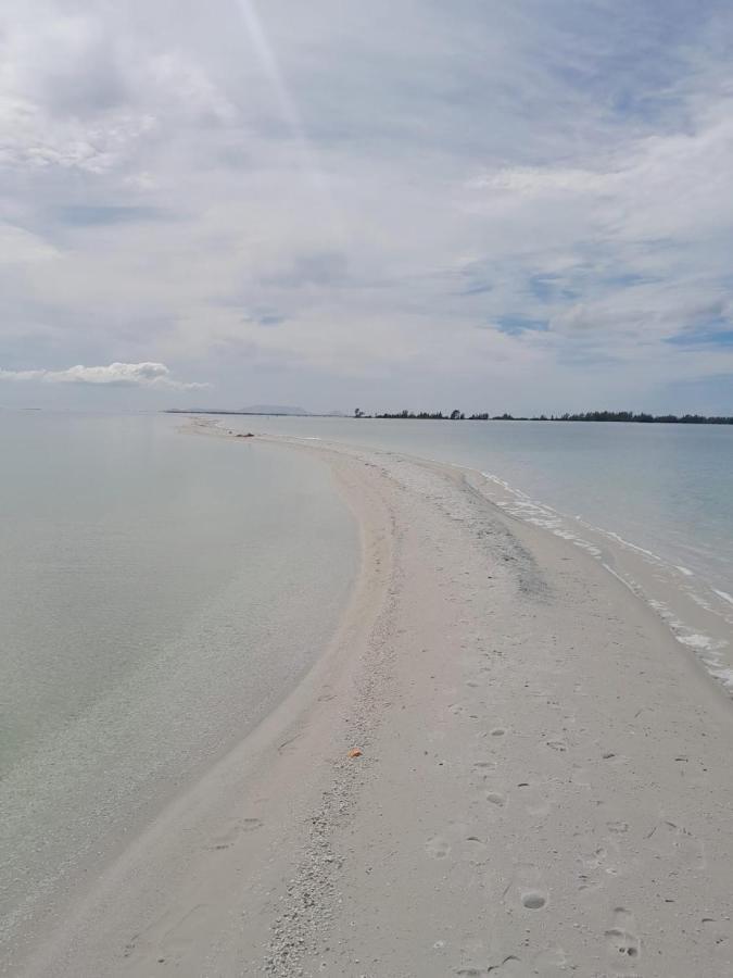 Praia Seca, 10 Pessoas, Em Frente A Lagoa Do Tome Araruama Bagian luar foto